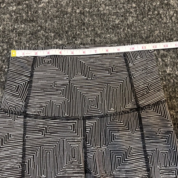Lululemon Sz 4 Wunder Short 5" In Maze Jacquard White Black *Luon - Picture 10 of 11
